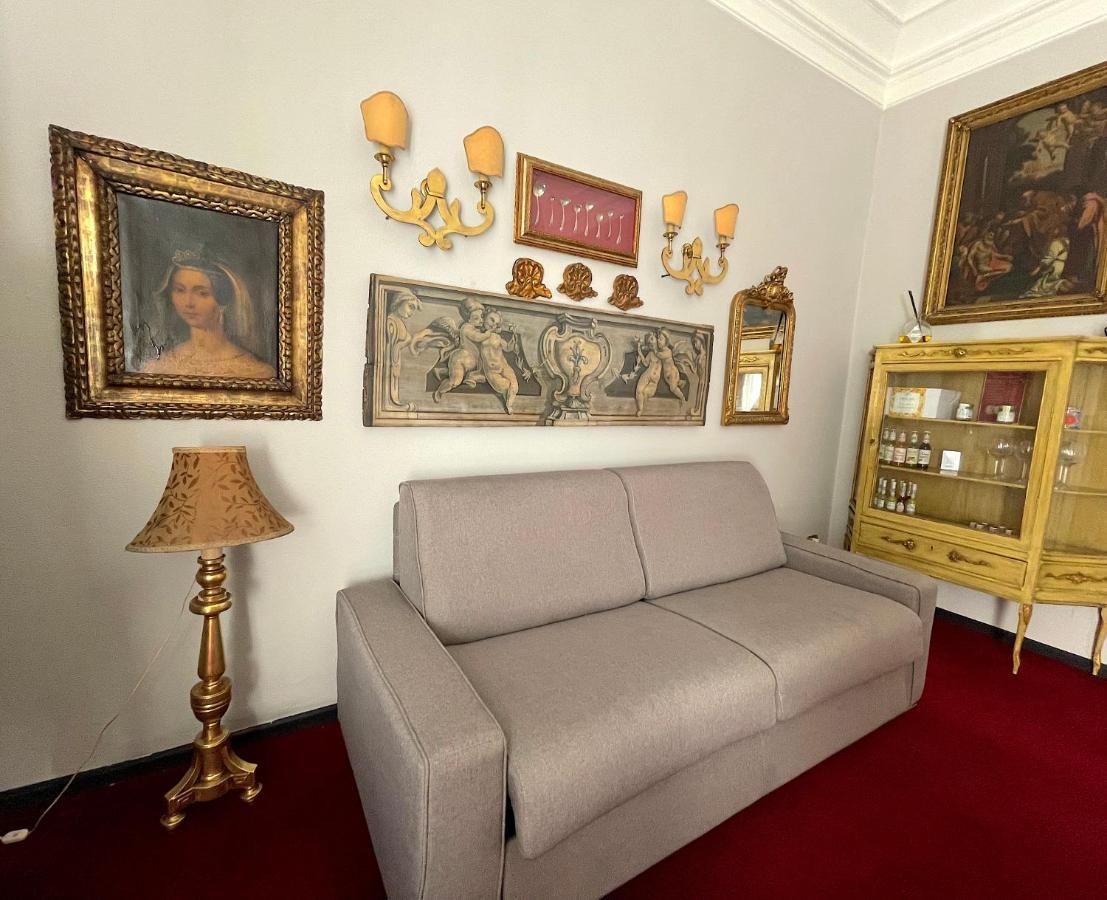 Dimora Pacini Apartment คาตาเนีย ภายนอก รูปภาพ